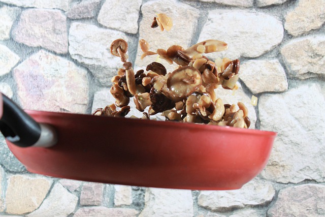 mushrooms-g695452571_640